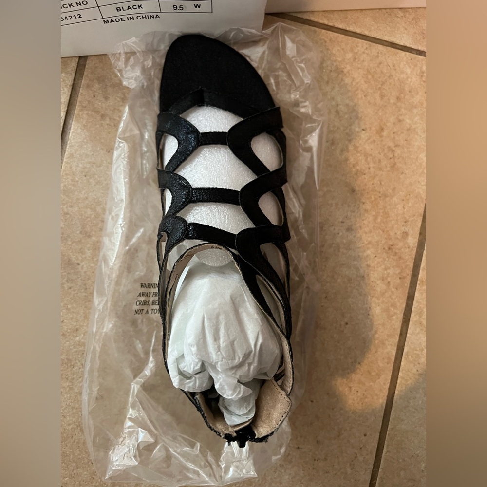 New Bijou Sandals Black 9.5 W